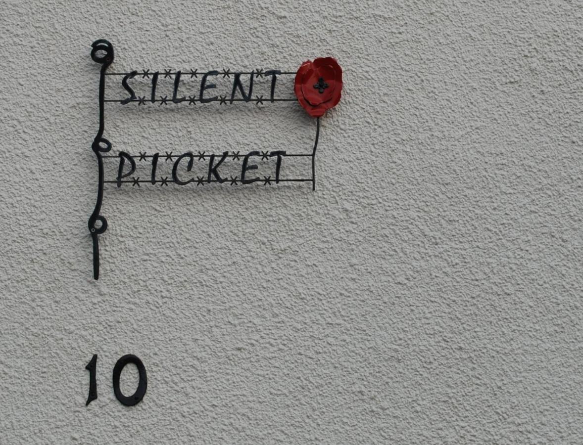 The Silent Picket Panzió Martinpuich Kültér fotó